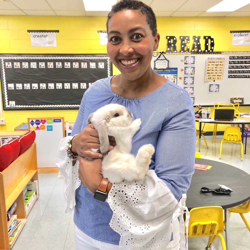 Meet Tonia! [📚Teacher📒Planner☕️Barista]